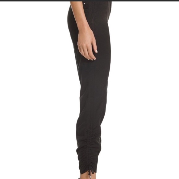 White House Black Market Pants - NWT White House Black Market Black Crop Pants White House Black Market Pants - NWT White House Black Market Black Crop Pants